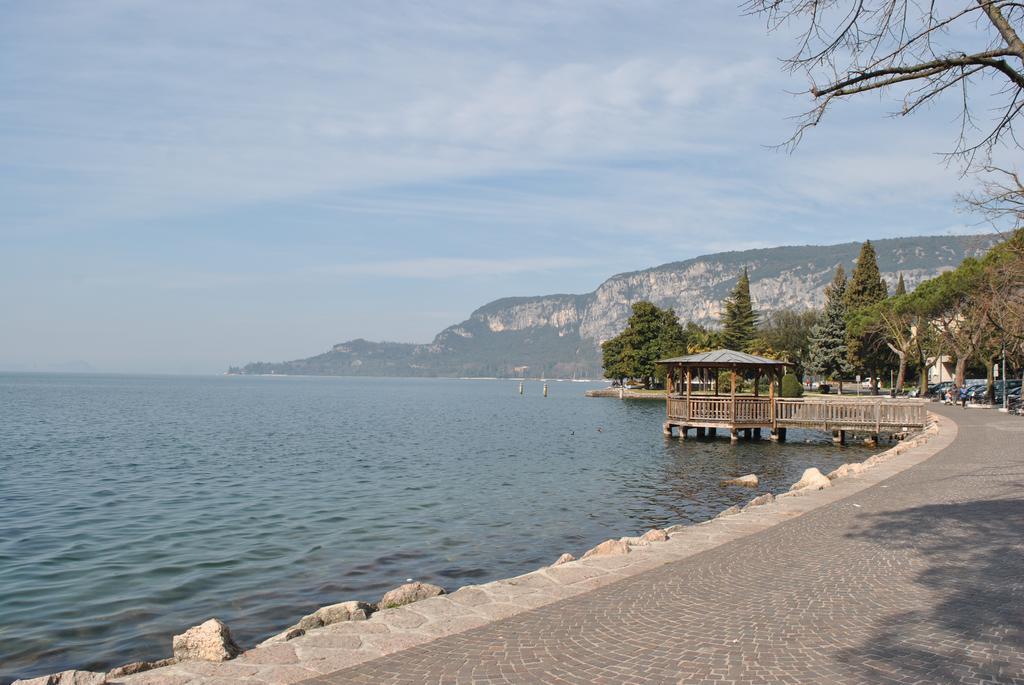 Appartamenti Del Borgo Garda  Exterior foto